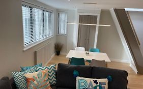 Lovely Modern Apartment In The Lanes